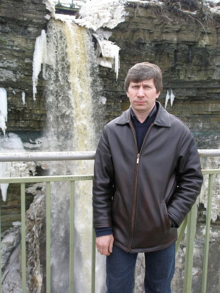 Юрий Захаров