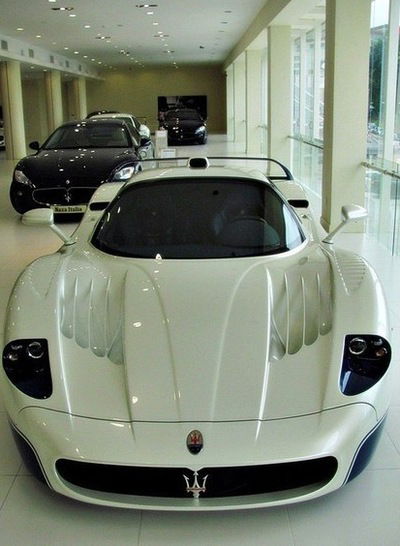 Денис Емельянов