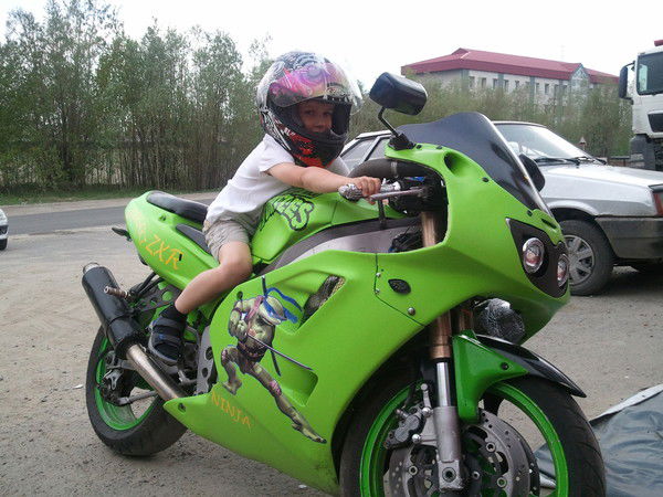 Денис Глазов