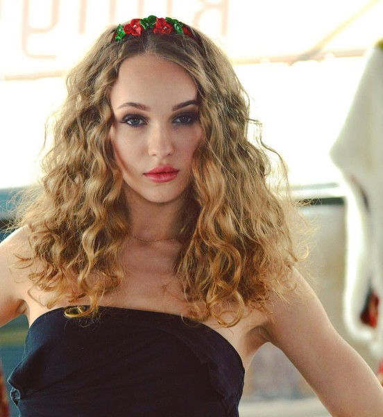 Арина Небора