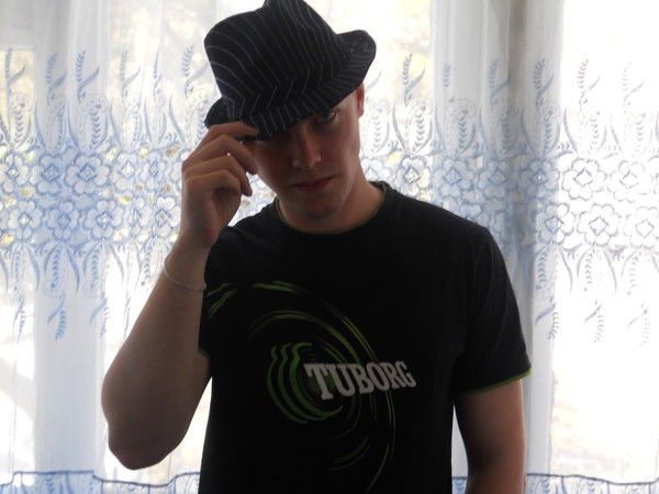 Неизвестно Неизвестно