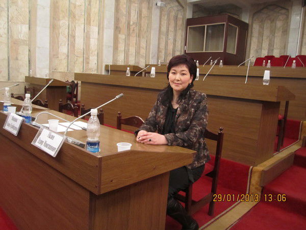 Анара Чекирова