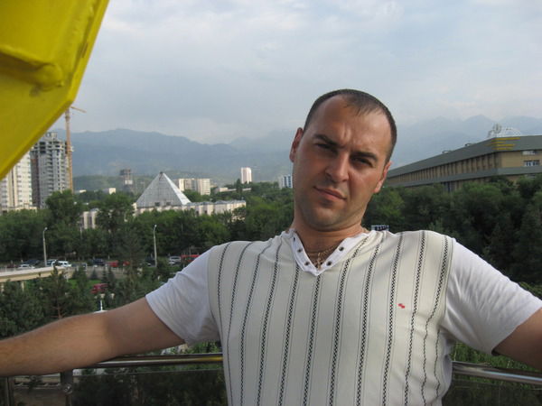 Максим Новиков