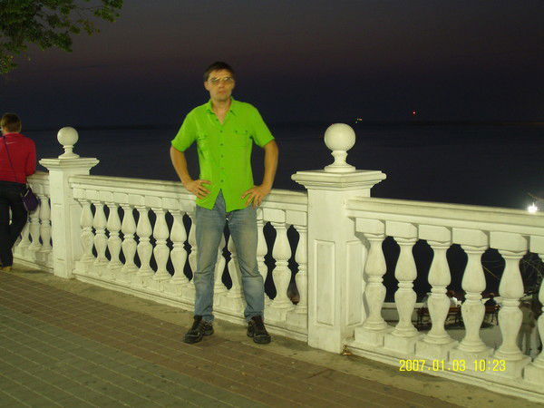 Олег Овчаренко