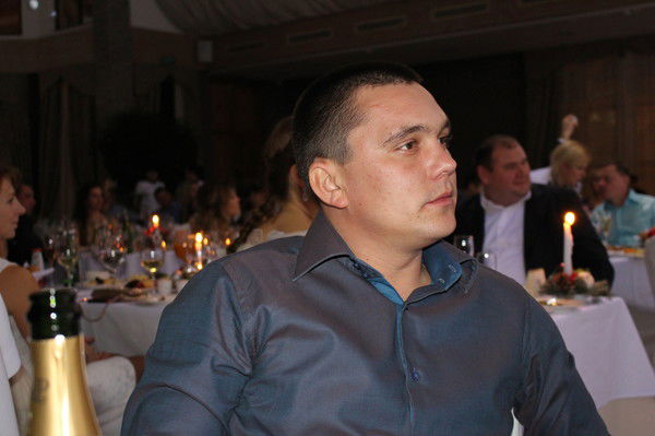 Антон Попов