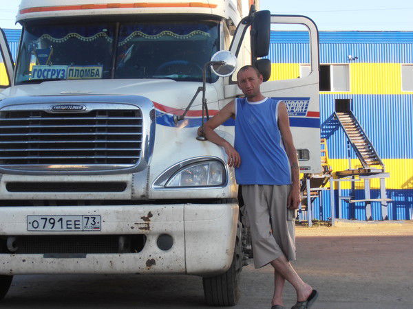 Олег Богданов