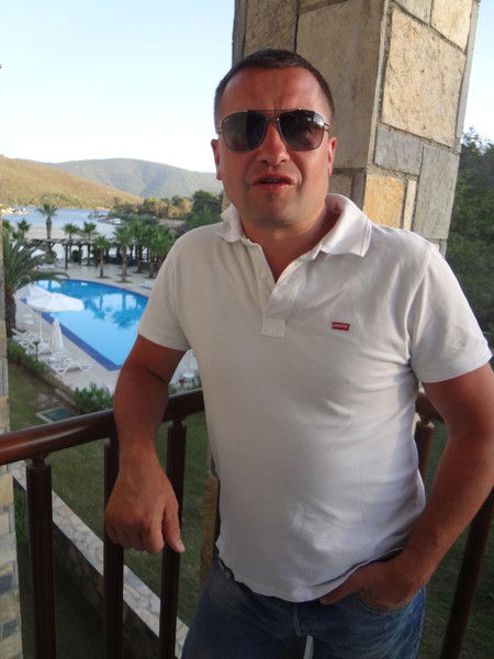 Олег Романов