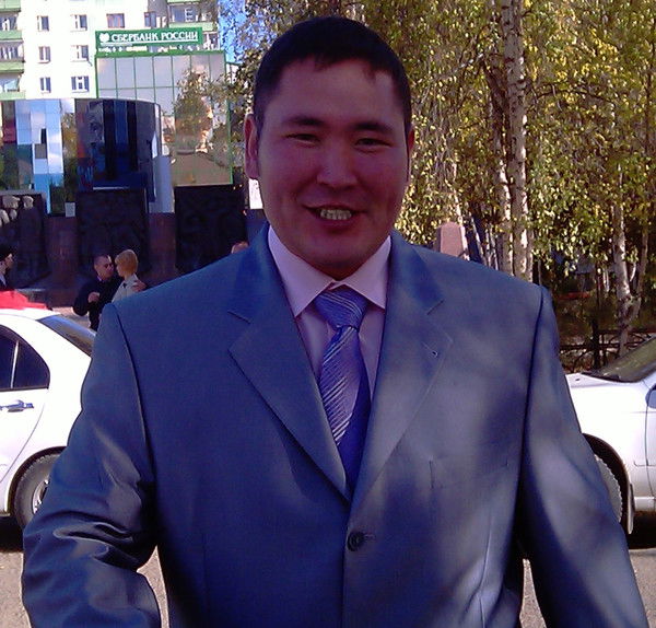 Руслан Неустроев