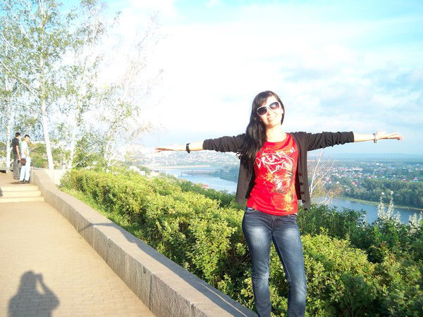 Маленькая Женщина