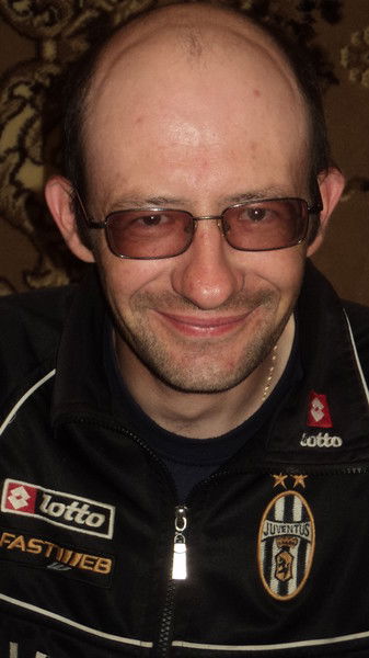 Рома Волков