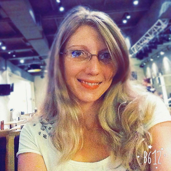 Лена Новикова