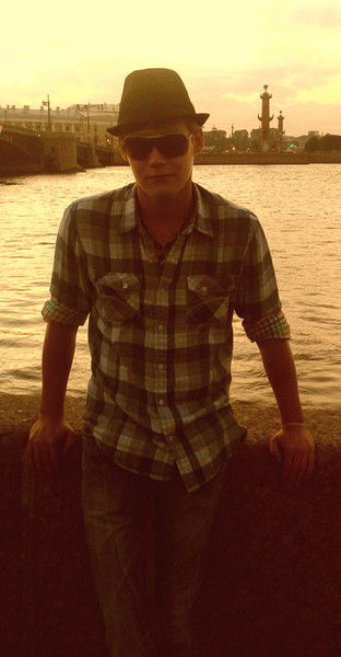 Александр Захаров