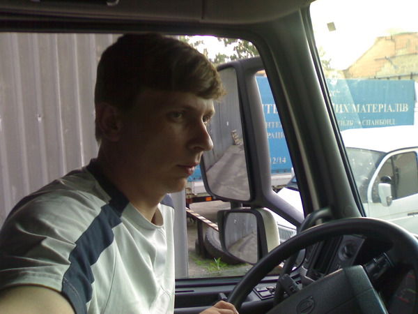 Дмитрий Служаев