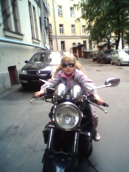 Элиза Лобзова