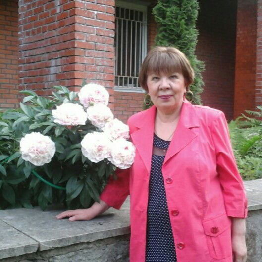 Лариса Ушакова