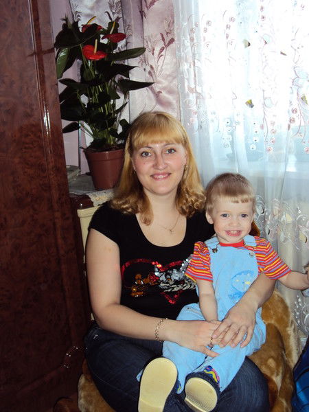 Юля Карачарова