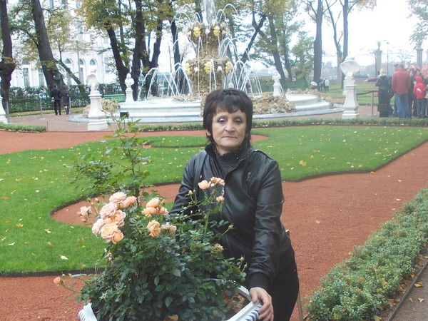 Лариса Светозарова