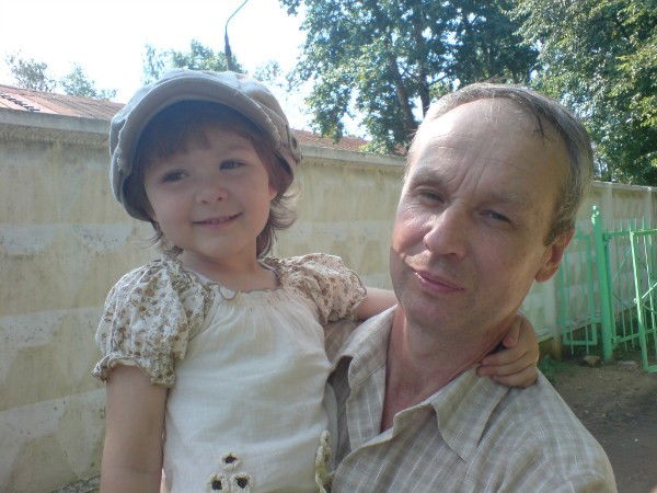 Анатолий Столяров