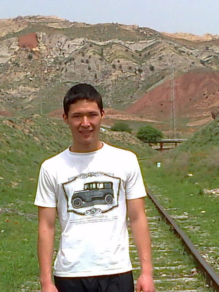 Кайрат Арстанбaeв