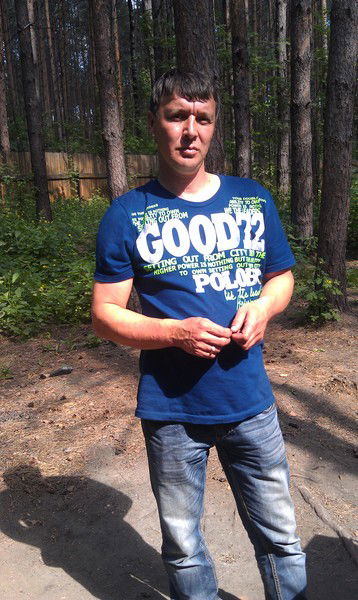 Олег Акмолов