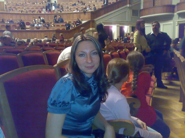 Лена Белоусова