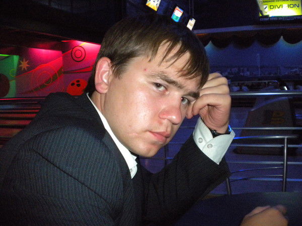 Максим Зюзин