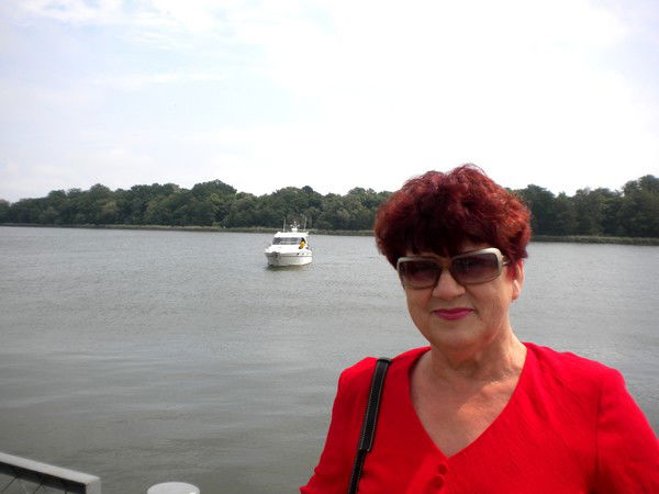 Нина Титова