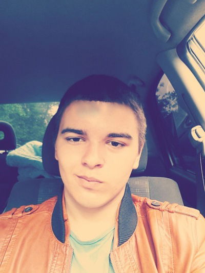 Александр Ларин