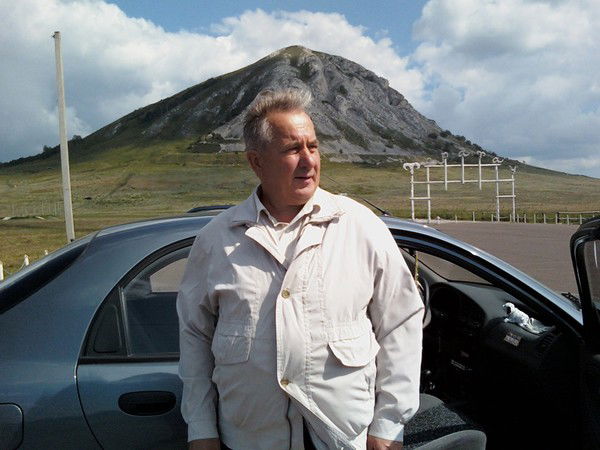 Анатолий Захаров