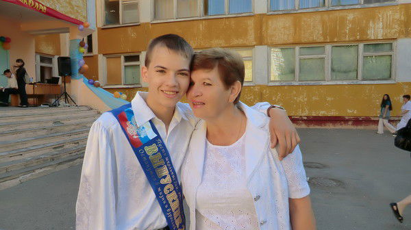 Денис Олейников