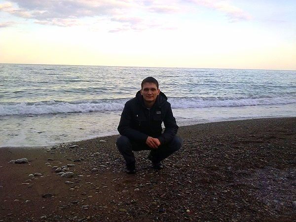 Виктор Артамонов