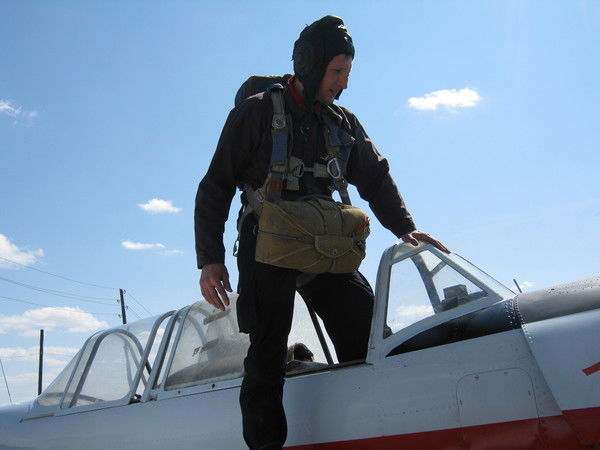 Александр Бездольный