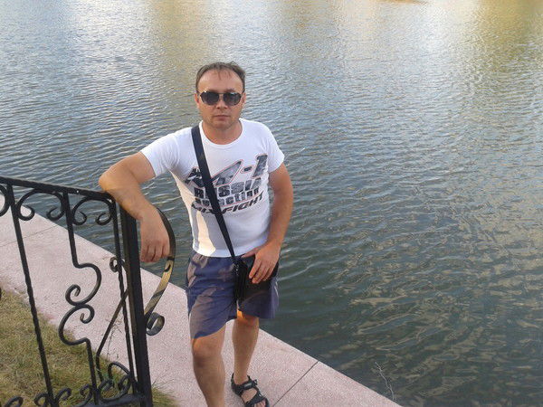 Анатолий Иванов