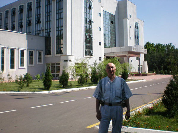 Валерий Махкамов