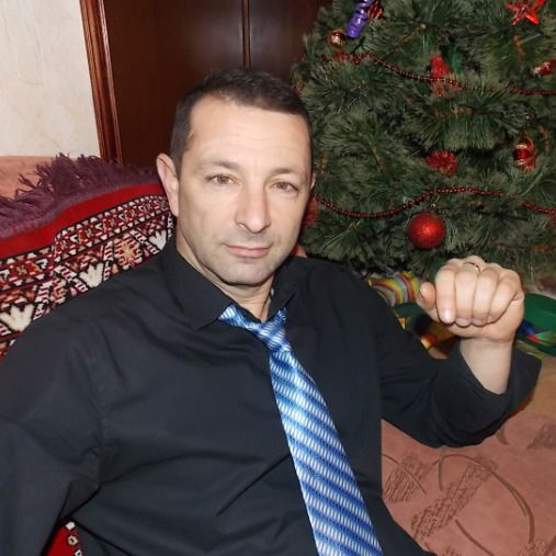 Владимир Адамов