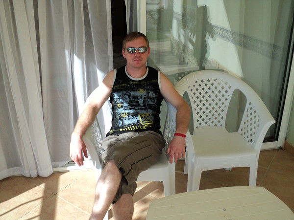 Антон Жуков