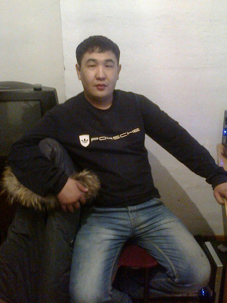 Жандос Дарханбаев