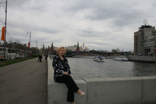 Елена Гор...