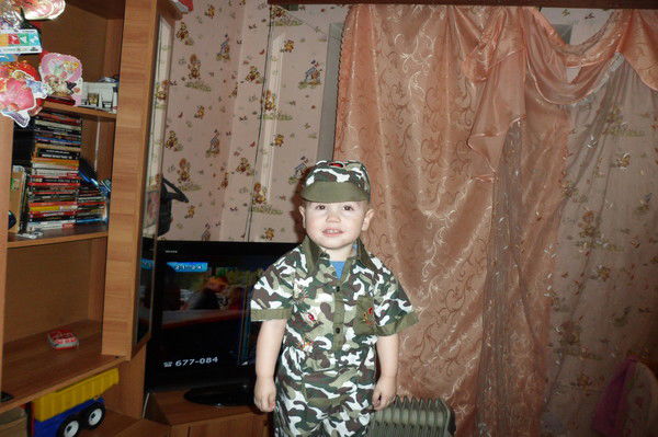 Евгений Петров