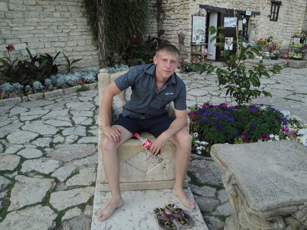 Дмитрий Попов