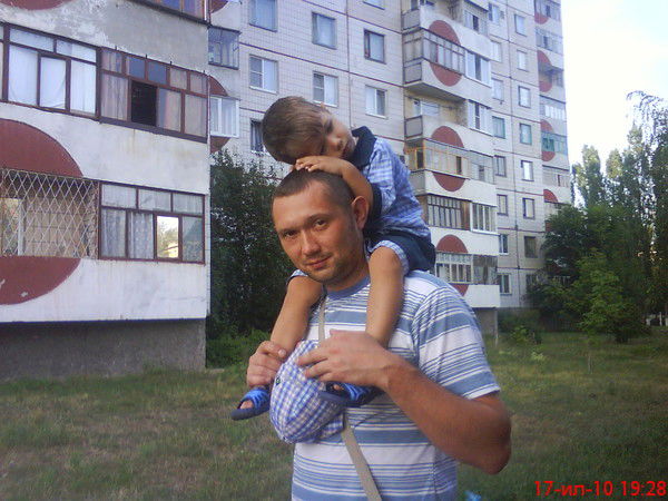 Дмитрий Овчаренко