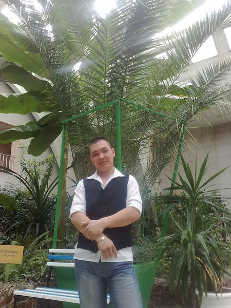 Женя Тикенов