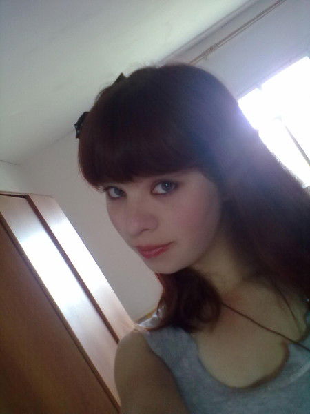 Лена Комолова