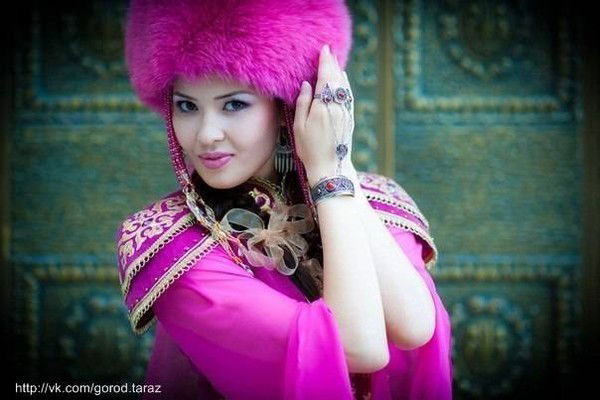 Сара Абсатовна