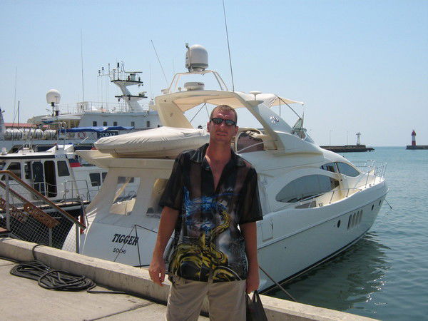 Александр Анохин