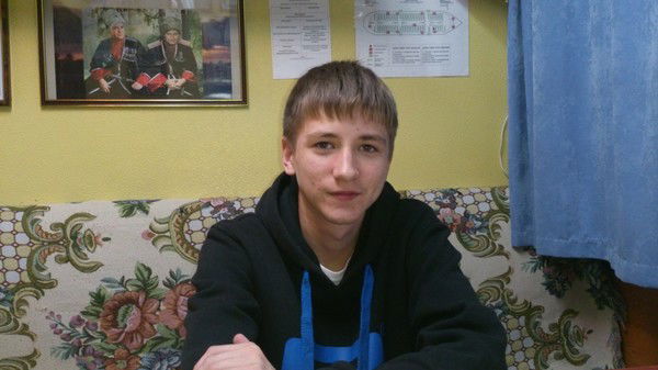 Димон Хусаинов