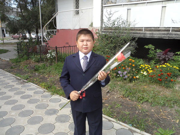 Дамир Жумутов