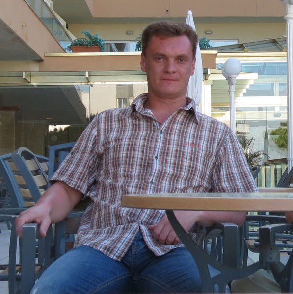 Роман Белов