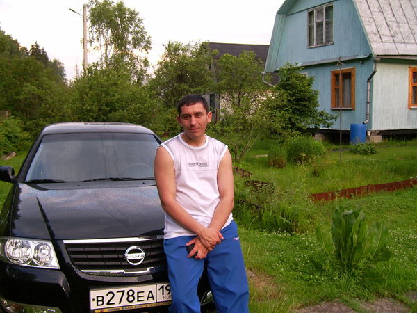 Александр Старостин