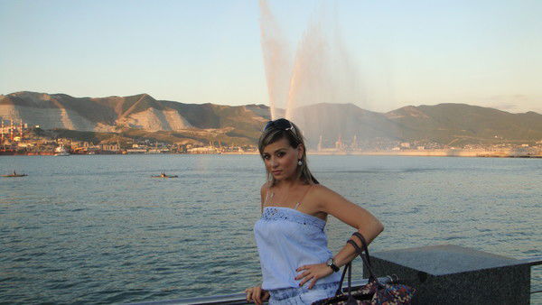 Елена Елена